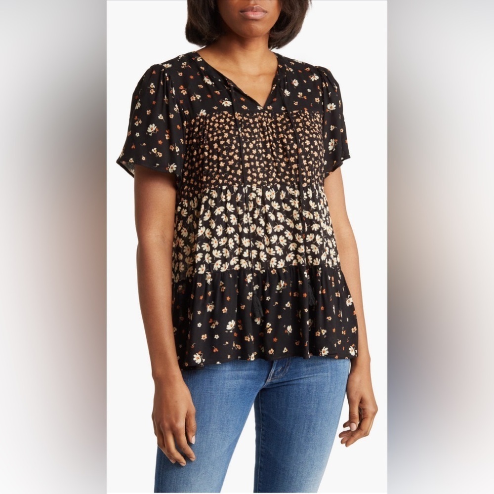 DR2 Floral Keyhole Tiered Pleasant Top